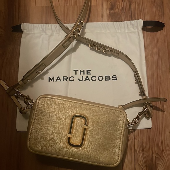 Pre LOVED. Marc Jacobs Authentic Softshot Pearlized Bag, excellent condition - Picture 14 of 14